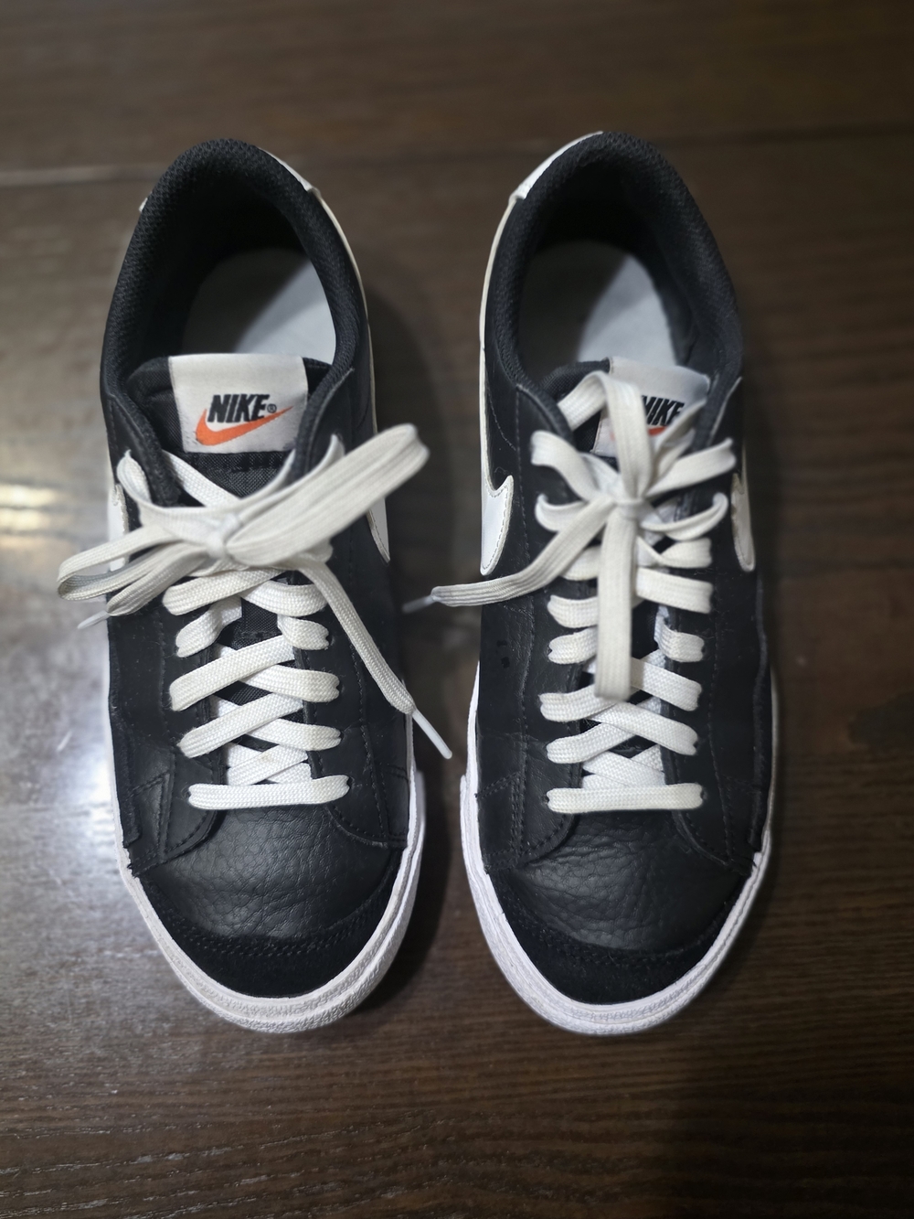 Nike Men’s Black & White Low-Top Sneakers